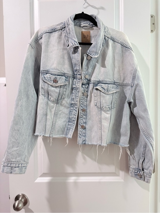 GAP Jackets & Blazers - GAP Light Wash Cropped Denim Jacket - Light Blue XL